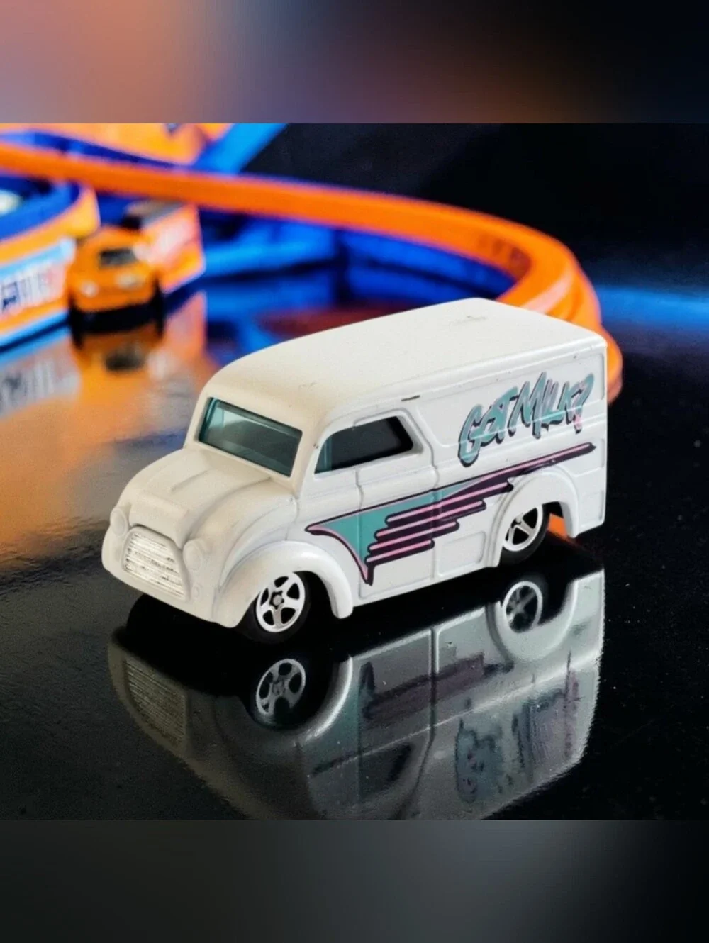 1997 Hot Wheels First Editions Dairy Delivery Got Milk Logo Truck Die-Cast 1:64